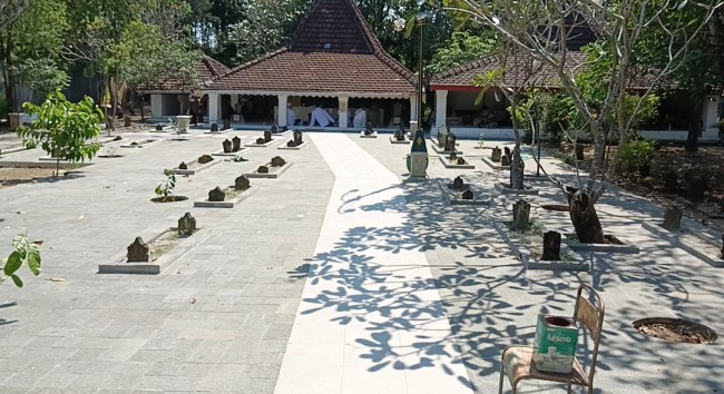 Makam Sentono