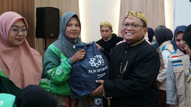 kegiatan inspiratif bertajuk “Kartini Berkendara, Mandiri Berkarya” oleh  Srikandi PLN bersama Yayasan Baitul Maal (YBM) PT PLN (Persero). (Foto: istimewa)