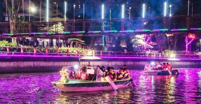 Wisata Perahu Kalimas. (Foto laman tripadvisor)