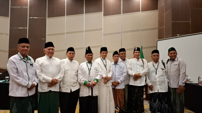 Foto bersama para tokoh NU Jawa Timur bersama Menag. (Foto: istimewa)