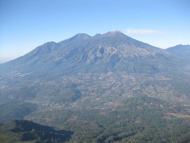Gunung Arjuno-Welirang. (Foto: Wikipedia l